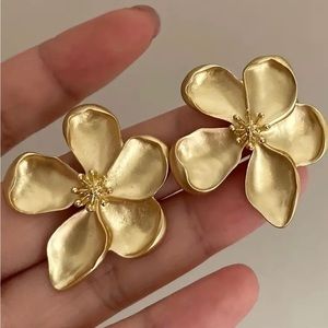 Gold flower petal earrings stud vintage women accessories beauty